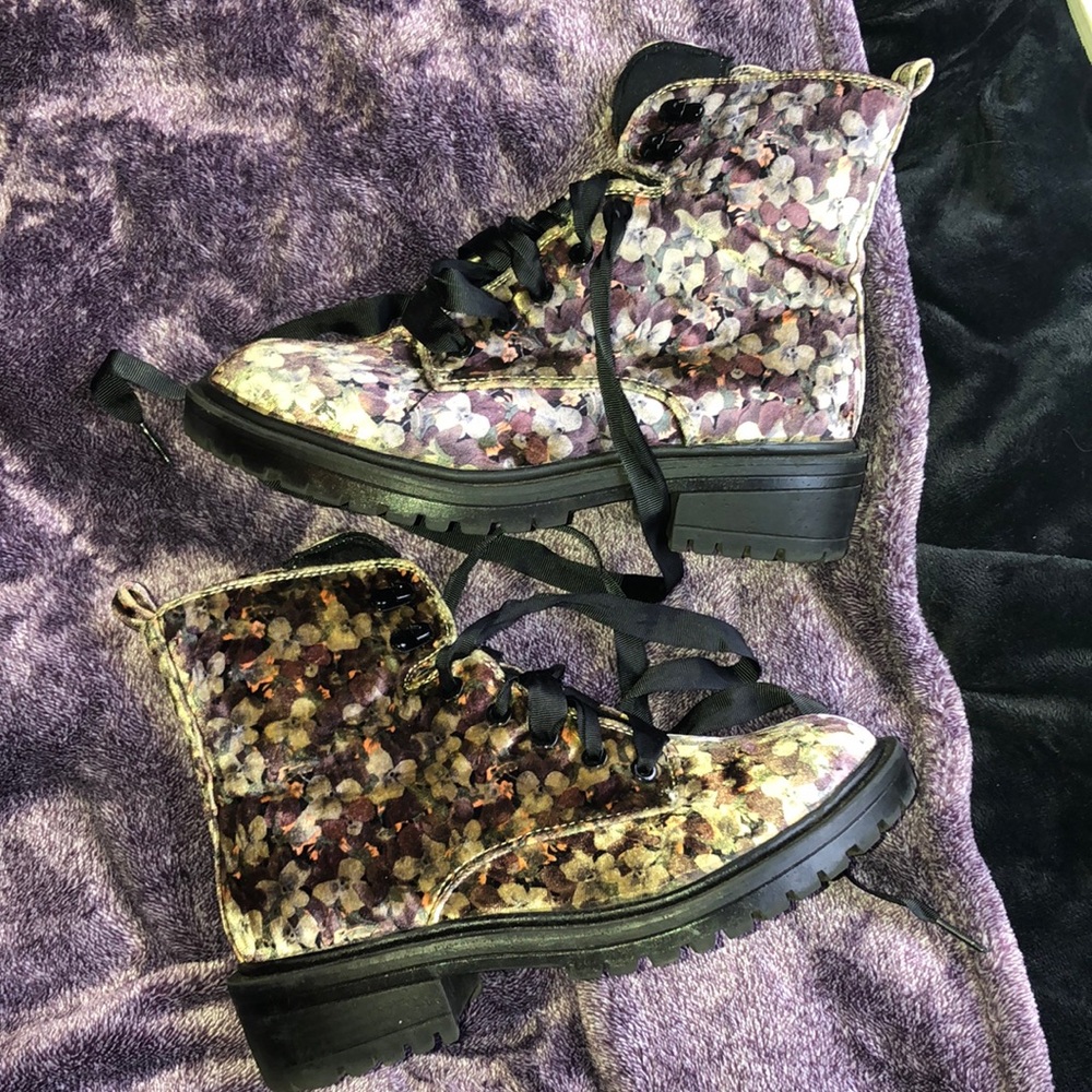 floral boots